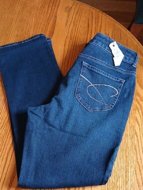 Chico's So Slimming 1.5 Short Jean NWT Dark Wash Platinum